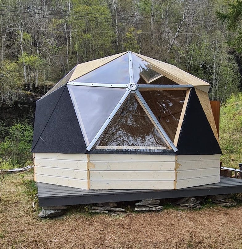 Geodome med vinduer Geodome med vinduer